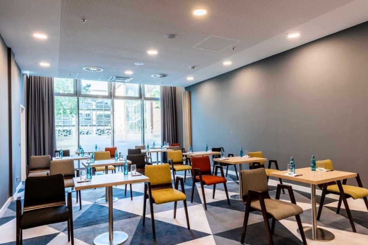 Holiday Inn Express - Cologne - City Centre Екстер'єр фото