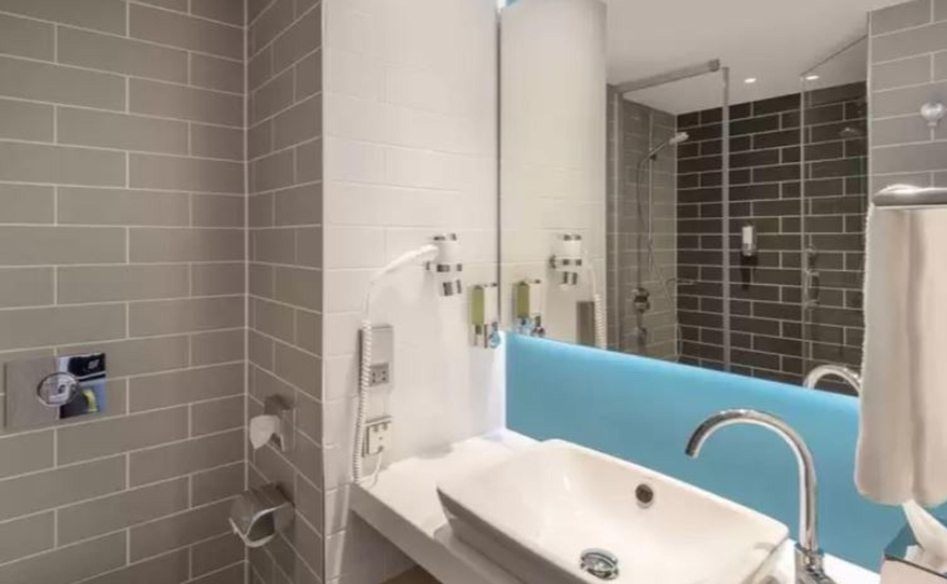 Holiday Inn Express - Cologne - City Centre Екстер'єр фото